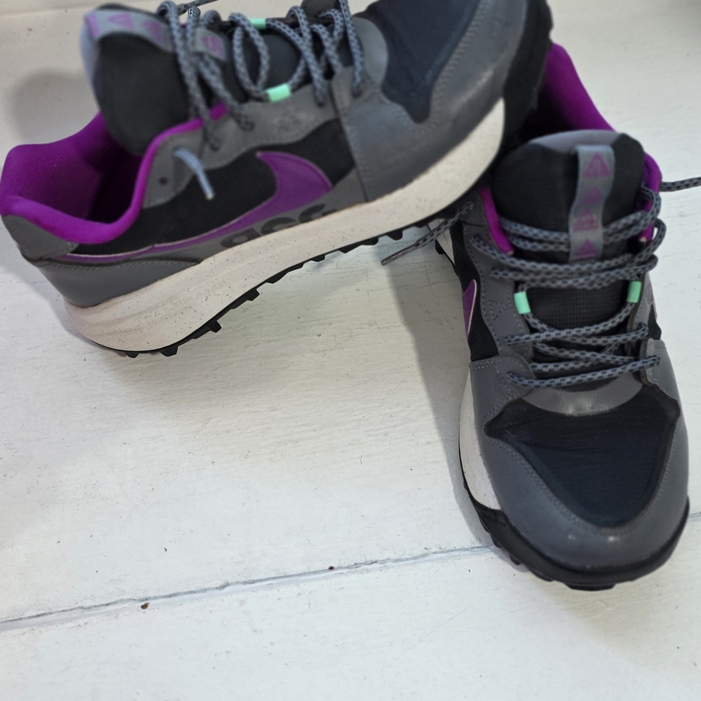Nike Men’s Grey and Purple Sneakers